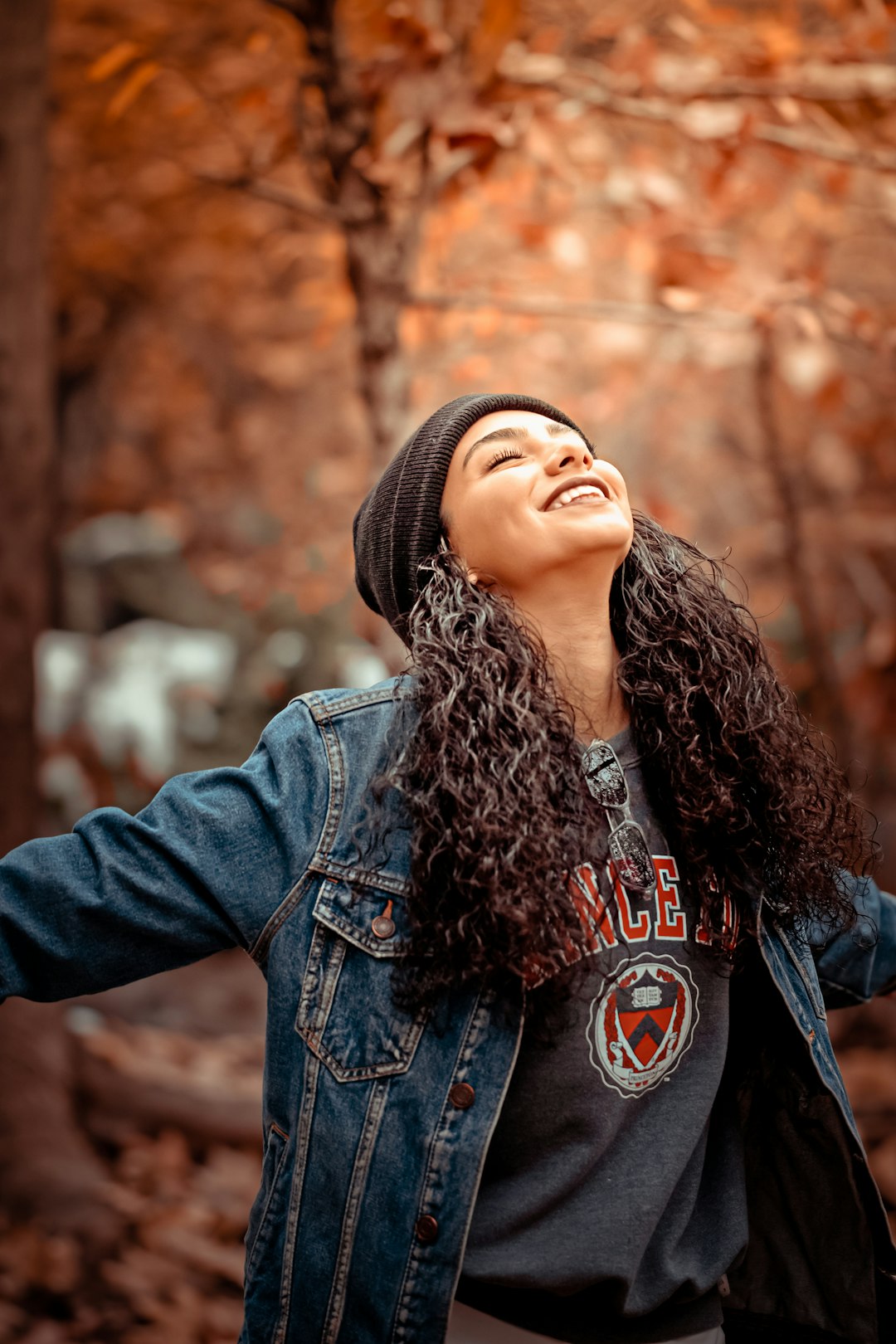 Money-Saving Habits to Teach Your Teen Using iSave